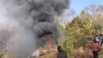تحطم طائرة على متنها 72 شخصا بنيبال (فيديو)