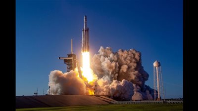 الصين تغزو الفضاء بإطلاق 14 قمرا صناعيا جديدا