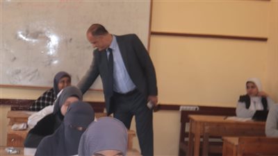 وكيل تعليم الإسماعيلية يتابع انطلاق امتحانات الصف الثاني الثانوي