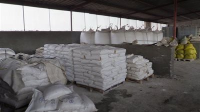 ضبط مصنع دون ترخيص لإنتاج المخصبات الزراعية المغشوشة بالقليوبية