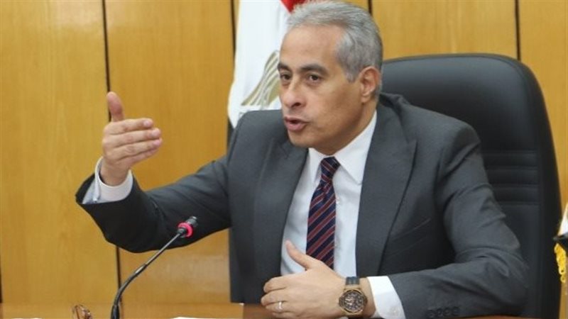 حسن شحاتة وزير القوى