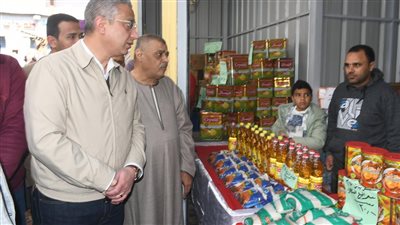 محافظ الفيوم يفتتح أول معارض أهلا رمضان بإبشواي (صور)