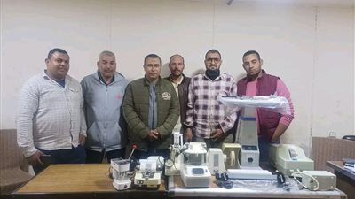 إحباط محاولة تهريب 2 طبنجة و2 تليسكوب بندقية ولاسلكي بجمارك سفاجا 