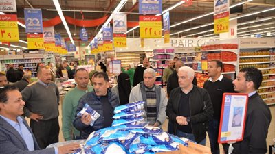 ضبط طن أرز غير مطابق للمواصفات بإحدى سلاسل السوبر ماركت في الإسماعيلية(صور)