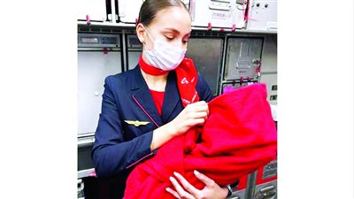 ولادة طفلة خلال رحلة جوية من موسكو إلى طاجيكستان