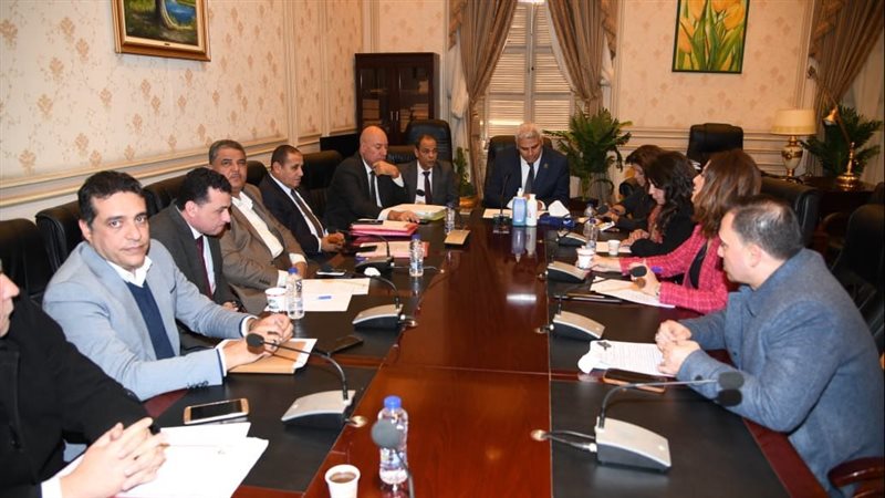 مناقشة تأخر إنشاء
