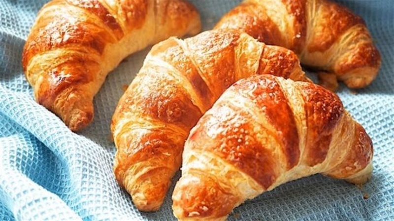 طريقة عمل الكرواسون،