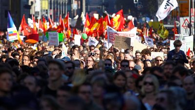 الاحتجاجات تضرب أوروبا، الإسبان والفرنسيون والألمان يطالبون بتحسين الأوضاع (صور)