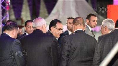 رئيس الوزراء للمواطنين: السلع متوفرة ونسب التخفيضات تصل لـ50%