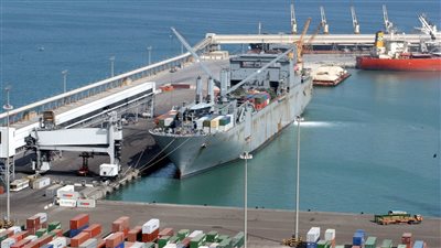 تداول 12 ألف طن بضائع بموانئ البحر الأحمر