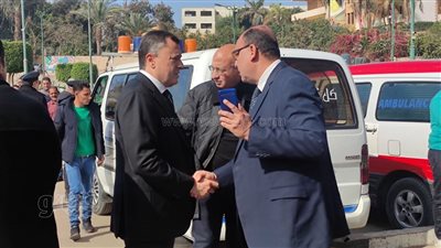 وصول هشام آمنة وأحمد عيسى إلى عزاء وزير التنمية المحلية الأسبق ( فيديو وصور )