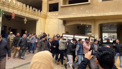 غياب نجوم الفن عن جنازة الشاعر ناصر الجيل (صور)