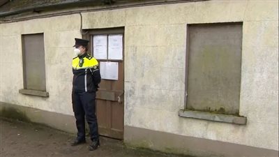 العثور على رفات شخص نائم على سرير منذ 20 عامًا في أيرلندا