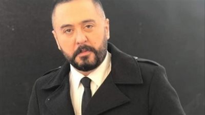 عمرو عبد العزيز: عندى فوبيا من الطيور.. وتقليد نجوم الزمن الجميل هوايتى منذ صغرى (حوار)