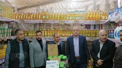 إقبال المواطنين على معارض أهلا رمضان بالشرقية (صور)