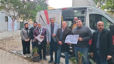 تسليم أول رخصة مباني عن طريق المركز التكنولوجي المتنقل بحي الوايلي (صور)