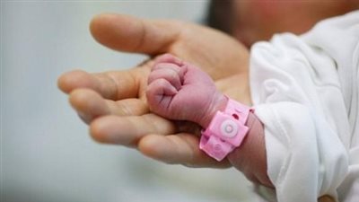 تحريات مكثفة لحل لغز العثور على جثة طفلة حديثة الولادة بفيصل