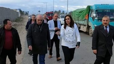 نائب محافظ البحيرة تتفقد أعمال التطوير طريق الملح بمدينة إدكو (صور)