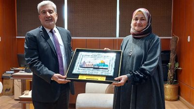 مستشار الإمام الأكبر لشئون الوافدين تلتقي عميد المعاهد الأزهرية في فلسطين 