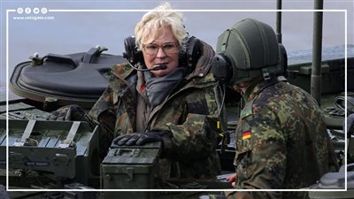 أقوى سيدات العالم.. من هي وزيرة دفاع ألمانيا المستقيلة كريستينه لامبريشت؟ (انفوجراف)