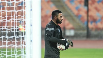 جماهير الزمالك تهاجم أحمد الشناوي: ابقى العب برجولة أمام الأهلي.. والحارس يرد (فيديو) 