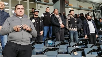 أحمد فتوح وعبد الله جمعة يدعمان الزمالك أمام بيراميدز من المدرجات (صور) 