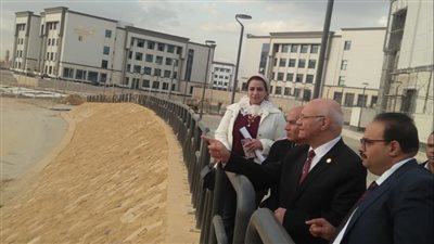 سوسه يتفقد سير العمل بجامعة بنها الأهلية