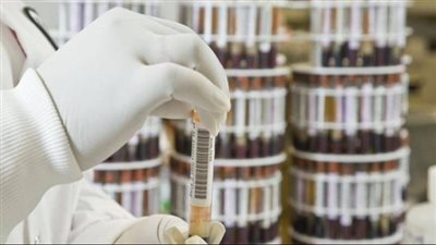 الدولار يضاعف أوجاع المرضى.. الخدمات الطبية تزيد هموم “الغلابة” وتوقعات بارتفاع تكاليف “التحاليل والأشعة” 