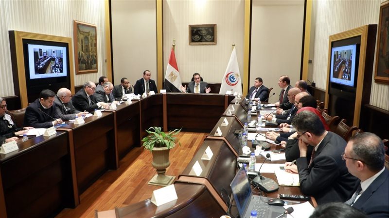اجتماع وزير الصحة،فيتو