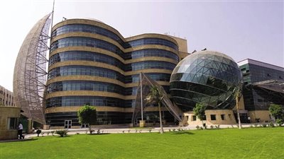 شباب الأقصر يتبرع بالدم لدعم محاربي السرطان في مستشفى الأورام 