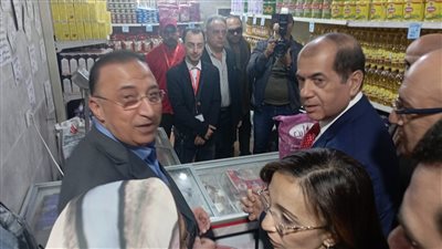 إقبال أهالي الإسكندرية على معرض أهلا رمضان (فيديو)