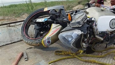 إصابة ٤ أشخاص إثر تصادم نقل وموتوسيكل بطريق المحلة - طنطا