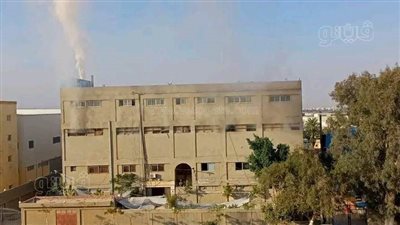 إخماد حريق في مصبغة بالشرقية