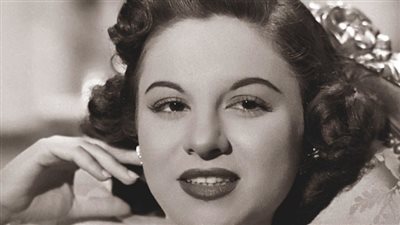 تقدم لها 3000 عريس أحدهم عرض 20 جنيها مهرا ودراجة.. الوجه الآخر من حياة فاتن حمامة (فيديوجراف)