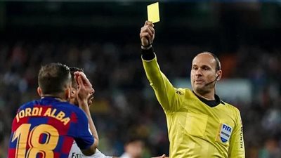 الحكم ماتيو لاهوز يقترب من رئاسة الاتحاد الإسباني