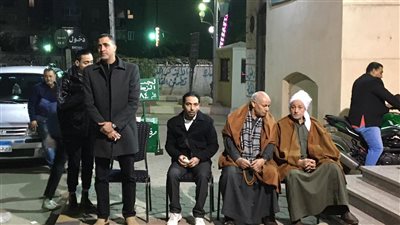 أسرة الشاعر الراحل ناصر الجيل تتلقى العزاء في مسجد الحجاز بالهرم ( فيديو وصور) 