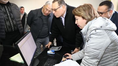 محافظ الشرقية يقوم بزيارة مفاجئة للادارة العامة لاملاك الدولة 