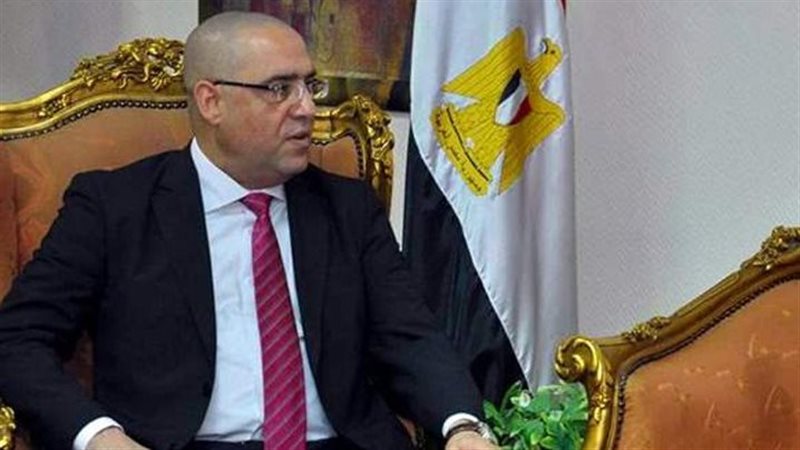 وزير الإسكان عاصم