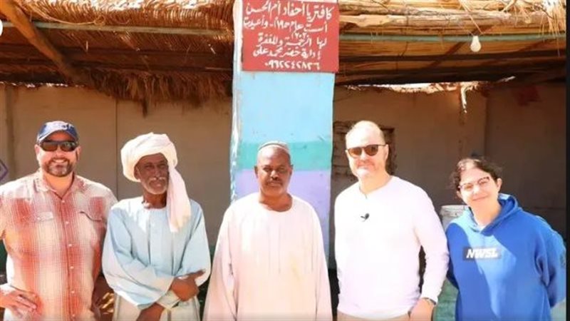 السفير الأمريكي بمقهي