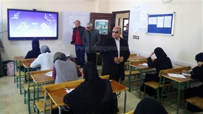 مدير تعليم مطروح يتابع انتظام امتحانات الصف الثاني الثانوي بالضبعة (صور)