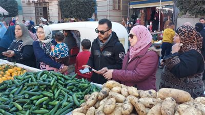 التحفظ على 137 طن دقيق وأرز وأسمدة في حملة تموينية بالدقهلية (صور)