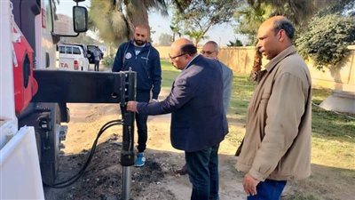 رئيس مياه القناة يتابع في زيارات مفاجئة انتظام العمل بالمحطات (صور)