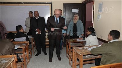 محافظ بني سويف يتفقد لجان امتحانات الشهادة الإعدادية