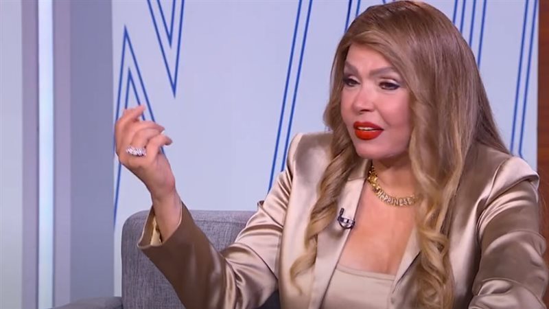 الفنانة لوسي، فيتو