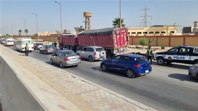 الداخلية تكشف ملابسات فيديو توقف سيارة بعرض الطريق الدائري