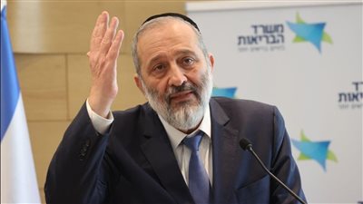 نتنياهو أمام خيارين لتخطي قرار المحكمة الإسرائيلية بتنحية درعي من مناصبه الوزارية