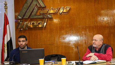 شعبة ميكانيكا بنقابة المهندسين تواصل محاضرات السيارات الكهربائية