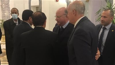محافظ القاهرة وعادل لبيب يقدمان واجب العزاء في اللواء العيسوي (صور)