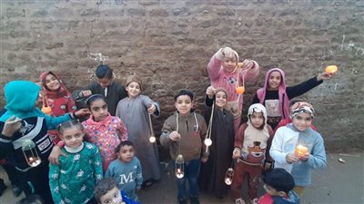 القلقاس والقصب وشموع البرتقال تزين منازل أقباط الأقصر احتفالا بعيد الغطاس (صور)