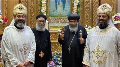 لوجس هوب، مطرانية بورسعيد تهدي سفينة الكتب العائمة صورا للعائلة المقدسة (فيديو وصور)